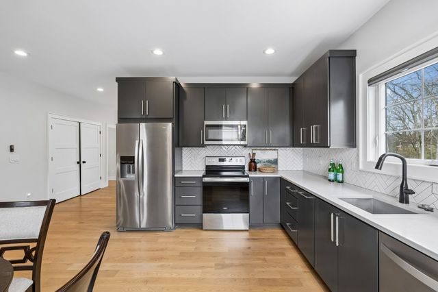 828 Russleo Dr, Nashville, TN 37209