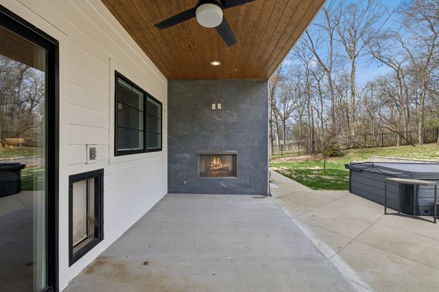 828 Russleo Dr, Nashville, TN 37209