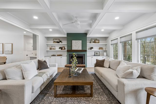 828 Russleo Dr, Nashville, TN 37209