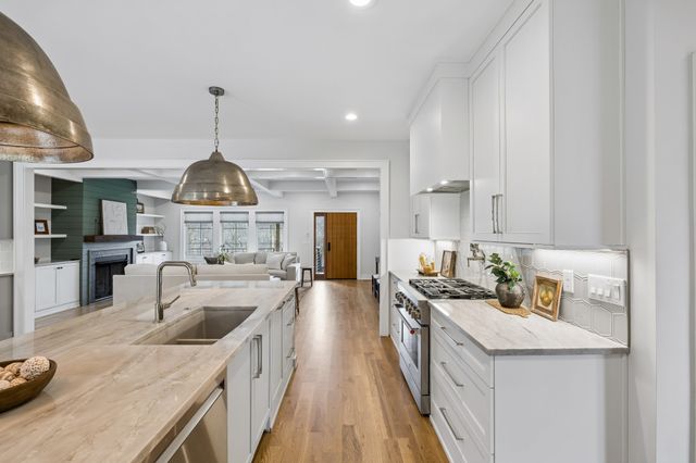 828 Russleo Dr, Nashville, TN 37209