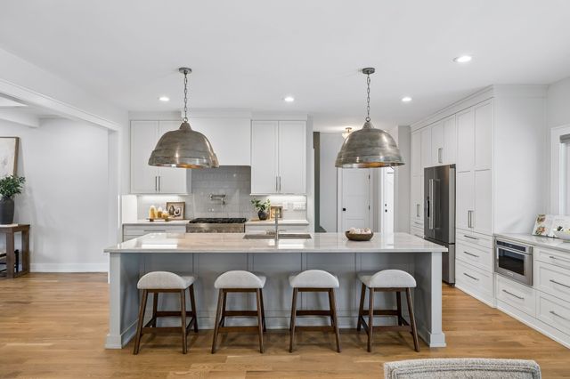 828 Russleo Dr, Nashville, TN 37209