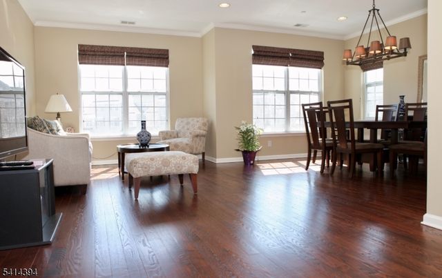 105 Swing Bridge Ln, South Bound Brook Boro, NJ 08880