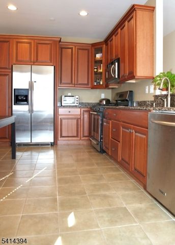 105 Swing Bridge Ln, South Bound Brook Boro, NJ 08880