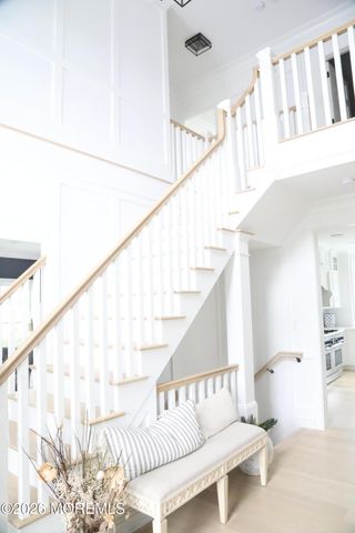 8 Holly Tree Lane, Rumson, NJ 07760