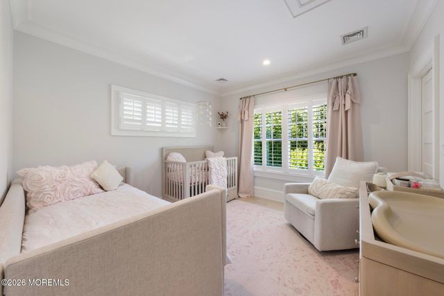 8 Holly Tree Lane, Rumson, NJ 07760