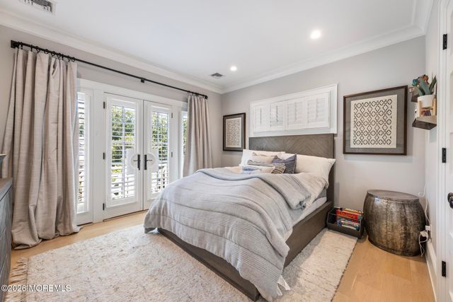 8 Holly Tree Lane, Rumson, NJ 07760