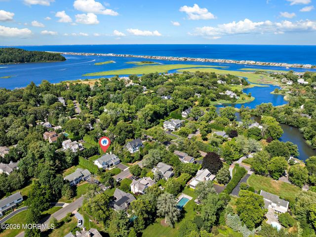 8 Holly Tree Lane, Rumson, NJ 07760