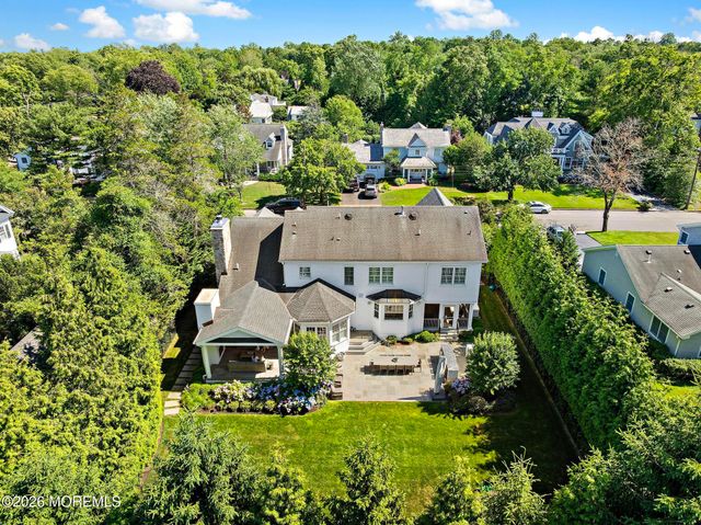 8 Holly Tree Lane, Rumson, NJ 07760