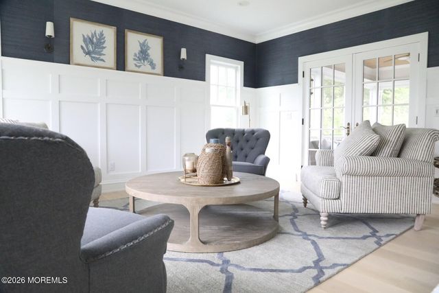 8 Holly Tree Lane, Rumson, NJ 07760