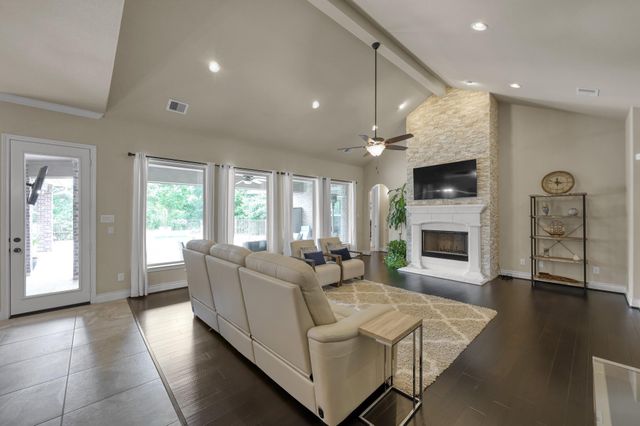 8992 Wind Jammer Lane, Montgomery, TX 77316
