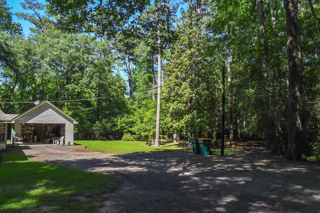 4 Sarah Lynn Lane, Conroe, TX 77303