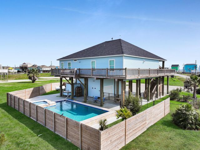 3001 Vista Del Mar Court, Crystal Beach, TX 77650