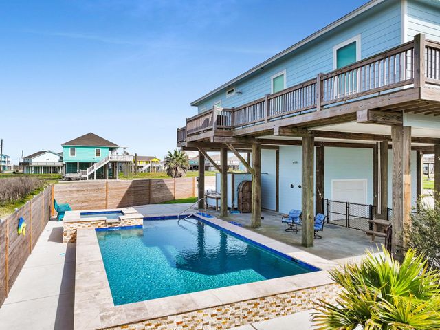 3001 Vista Del Mar Court, Crystal Beach, TX 77650