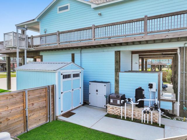 3001 Vista Del Mar Court, Crystal Beach, TX 77650