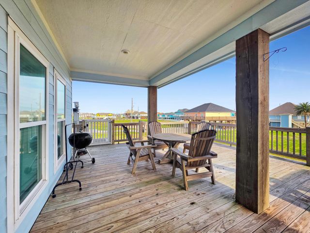 3001 Vista Del Mar Court, Crystal Beach, TX 77650