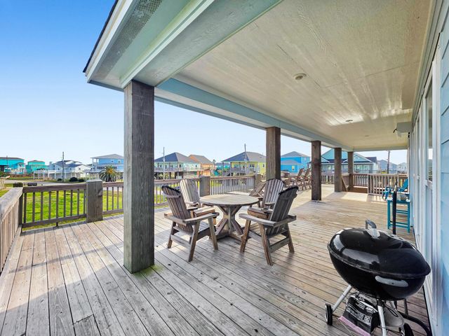 3001 Vista Del Mar Court, Crystal Beach, TX 77650