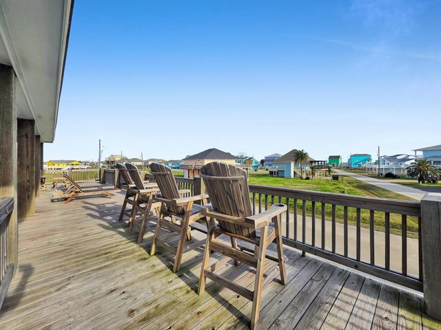 3001 Vista Del Mar Court, Crystal Beach, TX 77650