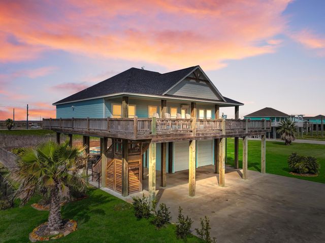 3001 Vista Del Mar Court, Crystal Beach, TX 77650