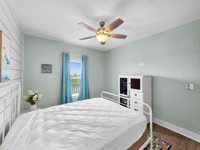 3001 Vista Del Mar Court, Crystal Beach, TX 77650