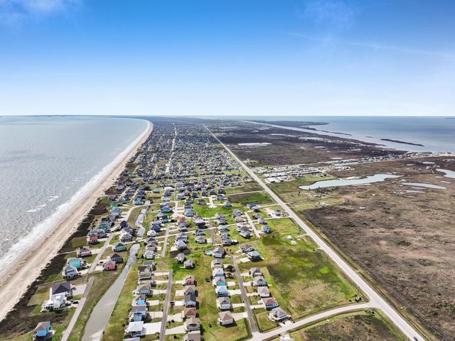 3001 Vista Del Mar Court, Crystal Beach, TX 77650