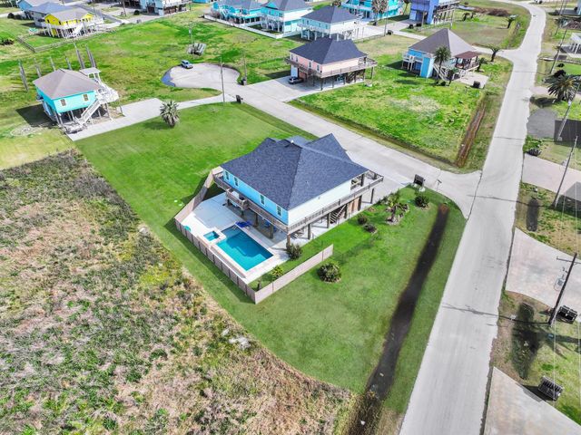 3001 Vista Del Mar Court, Crystal Beach, TX 77650