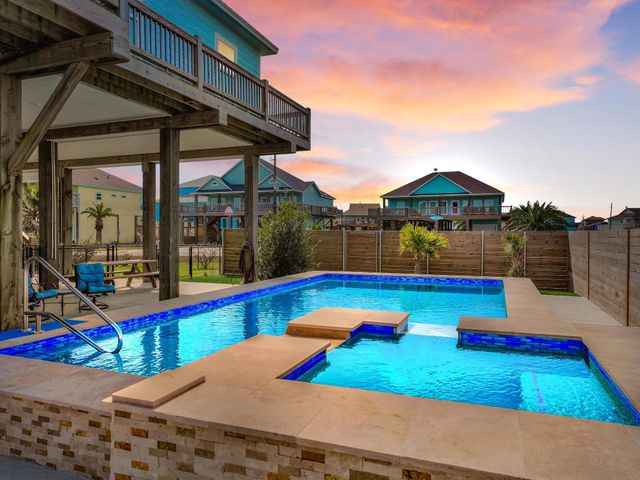 3001 Vista Del Mar Court, Crystal Beach, TX 77650