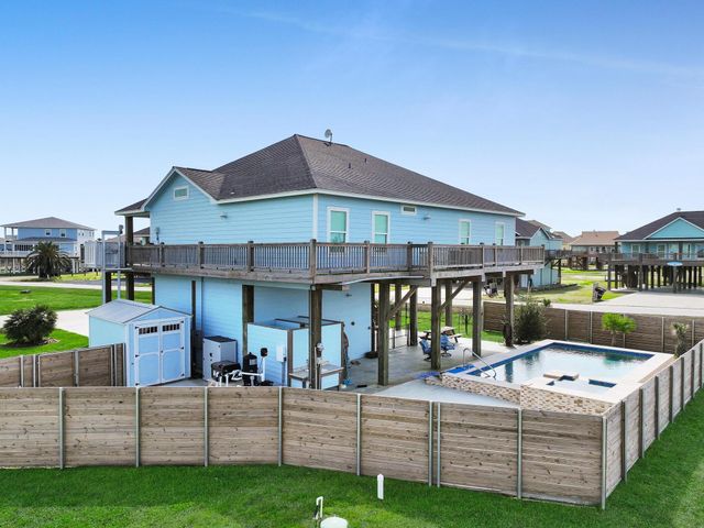 3001 Vista Del Mar Court, Crystal Beach, TX 77650