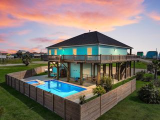 3001 Vista Del Mar Court, Crystal Beach, TX 77650