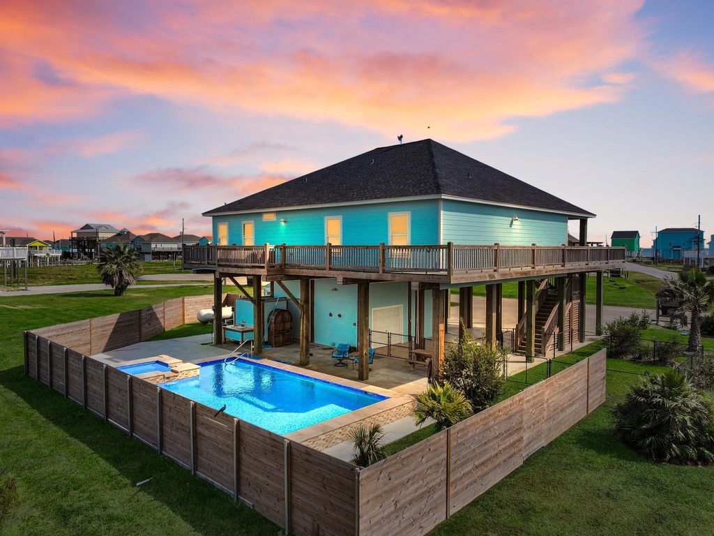 3001 Vista Del Mar Court, Crystal Beach, TX 77650