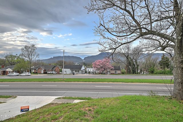 1950 West Stone Drive, Kingsport, TN 37660