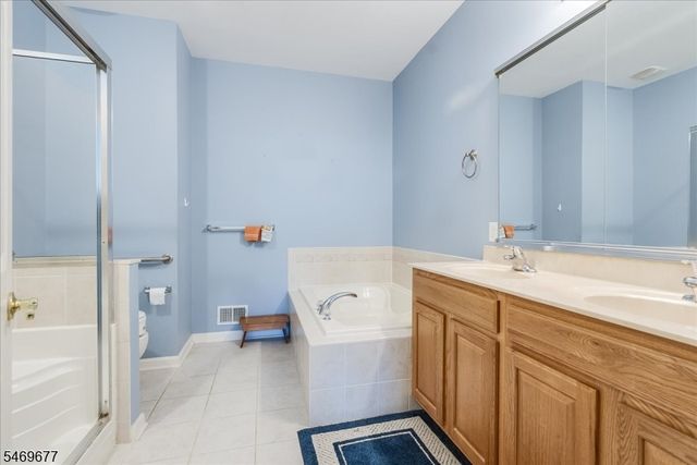 119 Saratoga Ct, Franklin Twp., NJ 08873
