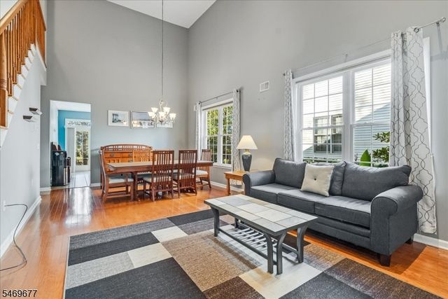 119 Saratoga Ct, Franklin Twp., NJ 08873