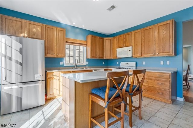 119 Saratoga Ct, Franklin Twp., NJ 08873
