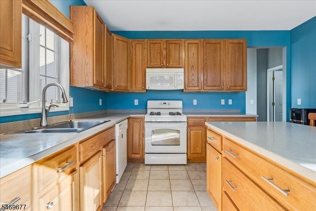 119 Saratoga Ct, Franklin Twp., NJ 08873