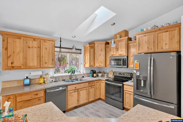 7235 Sarah Ln S, Salem, OR 97306