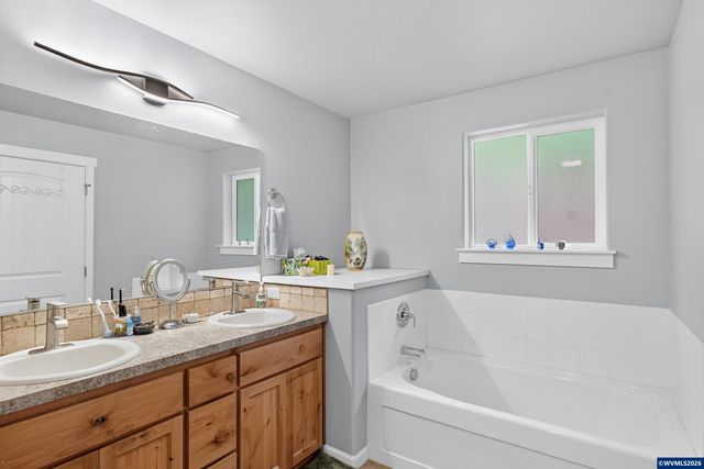 7235 Sarah Ln S, Salem, OR 97306