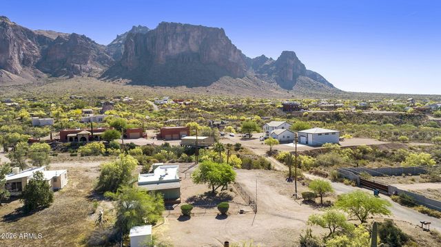 5578 E JACOB WALTZ Street, Apache Junction, AZ 85119