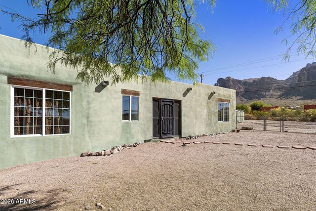 5578 E JACOB WALTZ Street, Apache Junction, AZ 85119