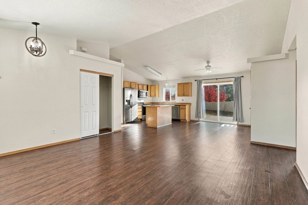 3001 Silverthorn Ln, Cheney, WA 99004 photo 4