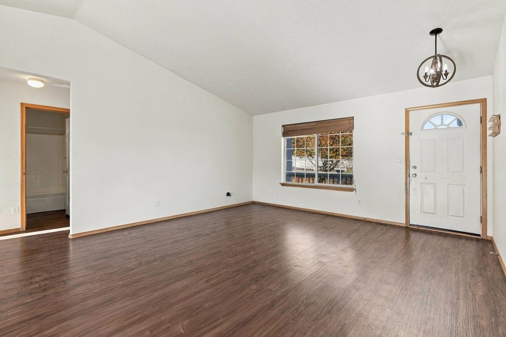3001 Silverthorn Ln, Cheney, WA 99004 photo 5