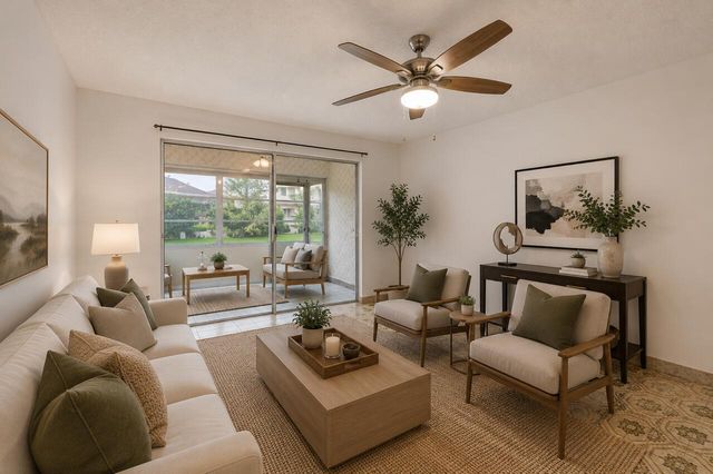 1043 NW 85th Avenue B-4, Plantation, FL 33322