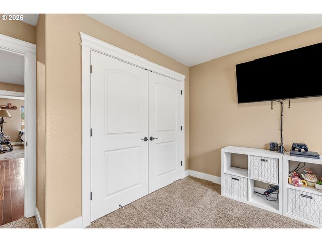 989 Se FAIRWAY Dr, Myrtle Creek, OR 97457