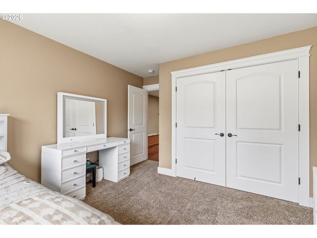 989 Se FAIRWAY Dr, Myrtle Creek, OR 97457