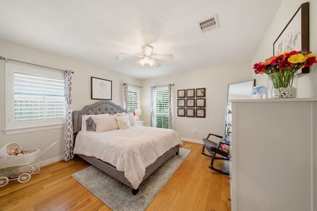 4801 Willowbend Boulevard, Houston, TX 77035