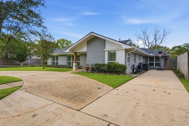 4801 Willowbend Boulevard, Houston, TX 77035