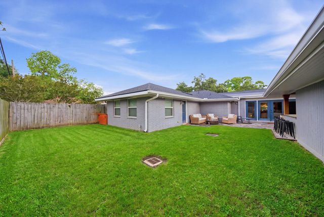 4801 Willowbend Boulevard, Houston, TX 77035