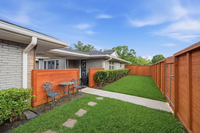 4801 Willowbend Boulevard, Houston, TX 77035