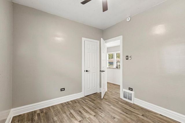 4163 E Eberly Avenue, Brookfield, IL 60513