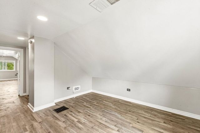 4163 E Eberly Avenue, Brookfield, IL 60513