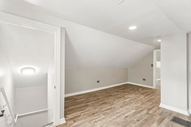 4163 E Eberly Avenue, Brookfield, IL 60513